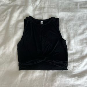 Black cropped tank alo